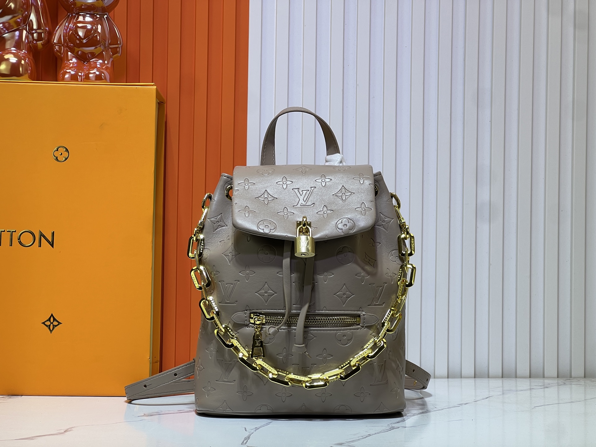 2色ルイヴィトン リュック M13357 Coussin Backpack Monogram  LVスーパーコピーバックパックN品代引き後払い可能安全なサイト